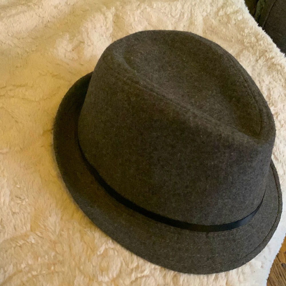 Grey hat